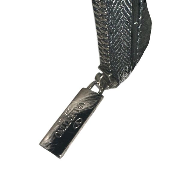 Valentino Garavani Black bow zip wallet - Picture 5 of 9